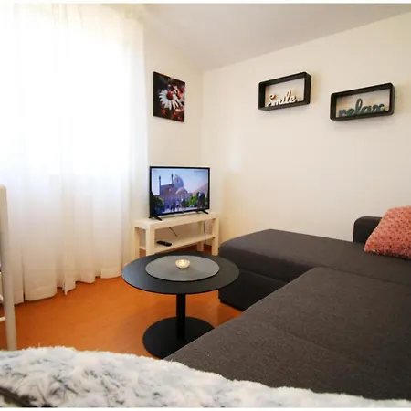 Elena Примоштен