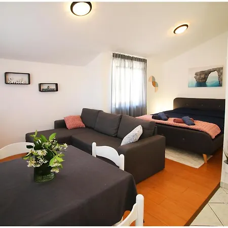 Elena Apartment