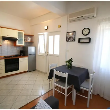 Apartment Elena Primosten